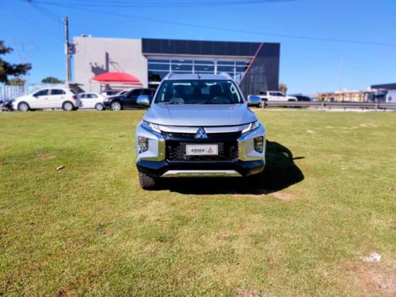 MITSUBISHI L200 TRITON 2.4 16V TURBO DIESEL SPORT HPE-S CD 4P 4X4 AUTOMÁTICO